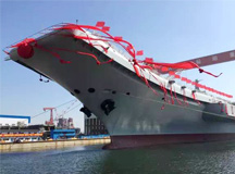 良時人與航母建造者同歡樂——世界頭條新聞：中國第二艘航空母艦今天下水，全中國人民的驕傲